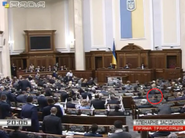 "Отставка" Яценюка. Кто вчера вытер ноги о парламент 2